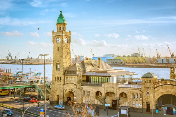 Hamburg – Entdeckungstour mit Hafenflair